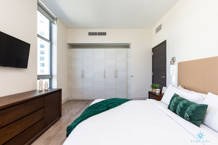 Room 5, Rooftop Pool Gym Hollywood Beach Broad Walk, Broward