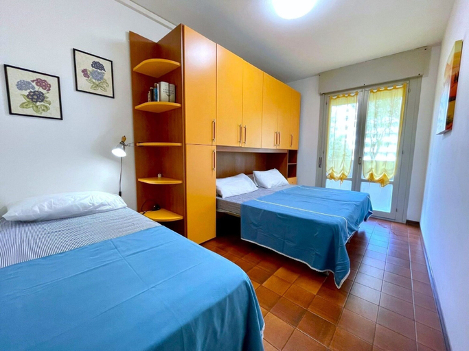 Bedroom 3, Apartment in Caorle Near Seabeach, Venezia