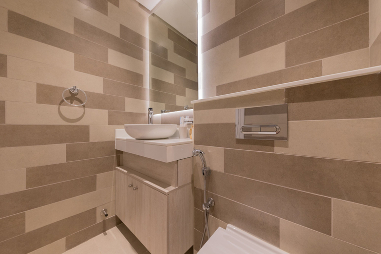 Bathroom 4, Palm Jumeirah 1BR Rooftop Infinity Pool, Dubai