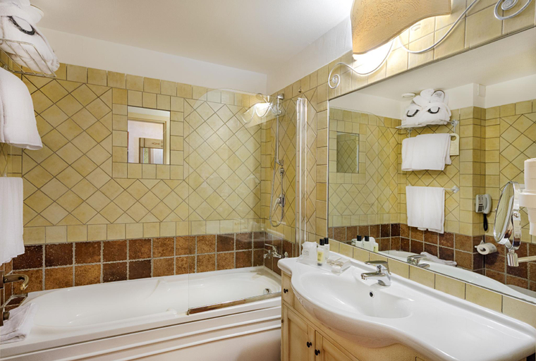 Bathroom 3, Colonna Resort, Olbia-Tempio
