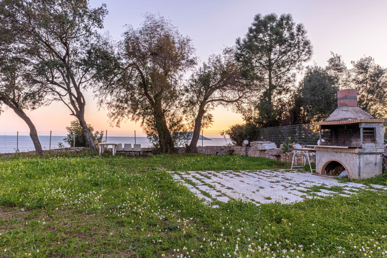 Room 2, Secret Summer Retreat - Perfect Location BBQ, Peloponnese