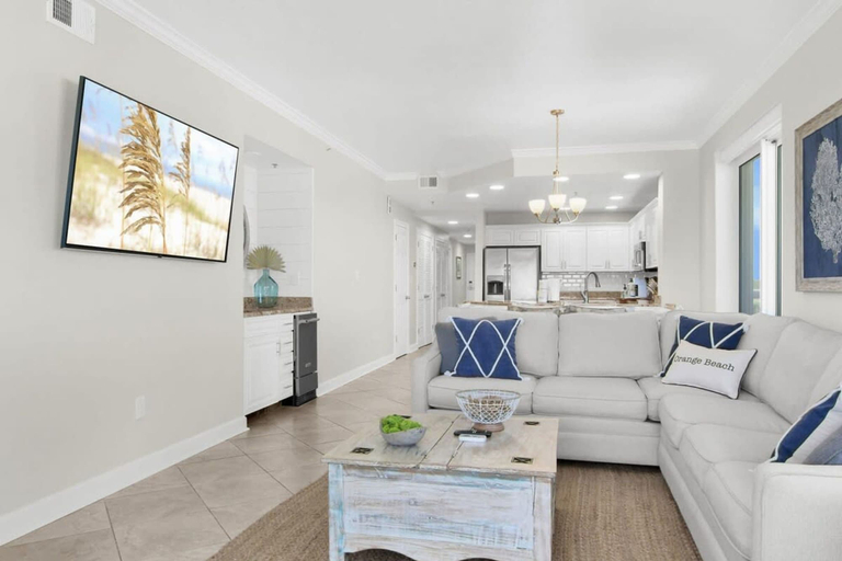 Room 5, The Enclave 401 4th Floor Corner-unit Beachfront, Baldwin