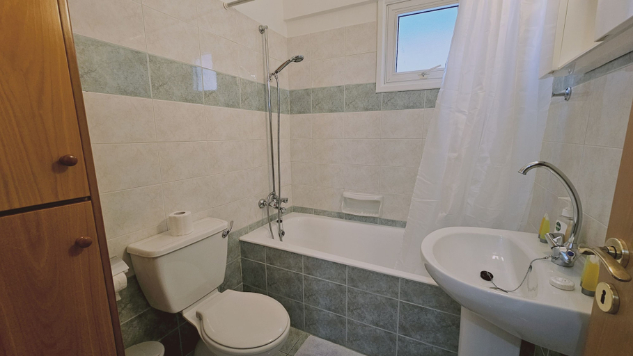 Bathroom, 141 LCA - Stay Miracle Apartment, Larnaca