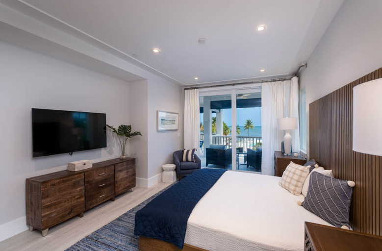 Room 3, Modern Keys Penthouse W Private Beach Pool, Monroe