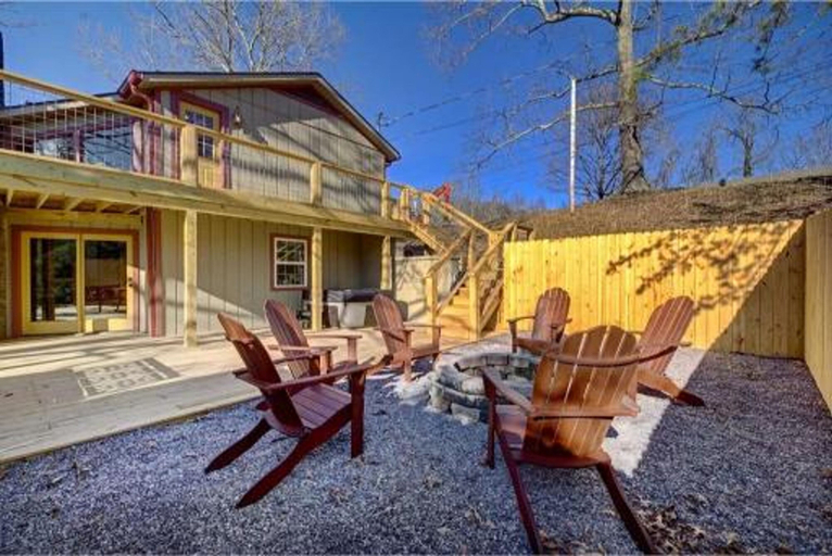 Room 5, New Luxury Remodel Fire Pit Game Room Hot Tub, Sevier