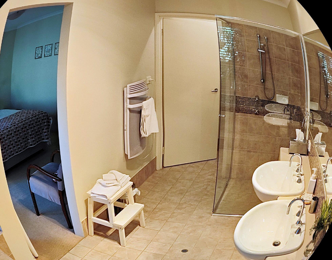Bathroom 9