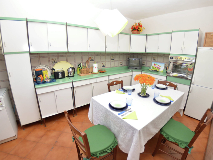 Private kitchen 4, Holiday Home in Lucca With Pool & Garden, Lucca
