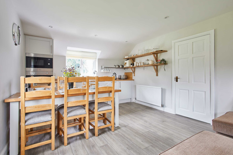 Others 5, Host Stay Trem Y Cwm, Powys