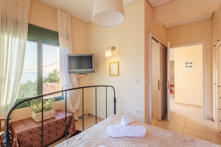 Room 3, Lavender Garden Retreat - Secluded Seaside Getaway, Peloponnese