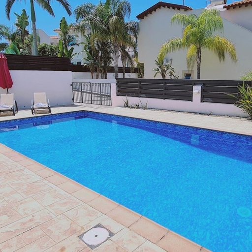 Room 5, 51 PER - Sunny Bay Villa