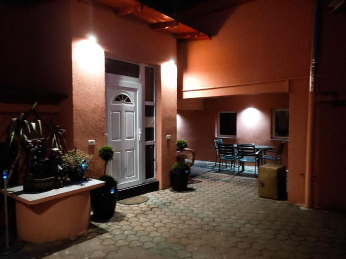 Others 4, Calypso Rooms, Fagaras
