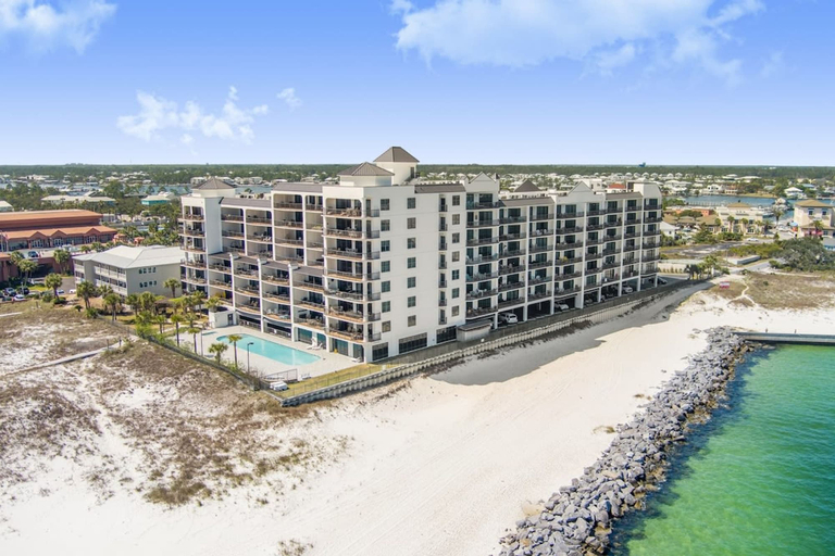 Room 5, Grand Pointe 502- Gulf-front Water on 2 Sides, Baldwin