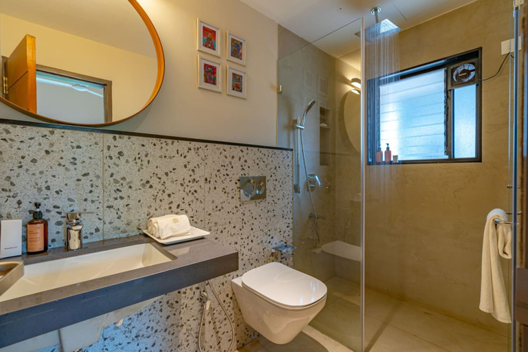 Room 4, Villa Ezra - 10 Mins From Thalassa Vagator Beach, North Goa