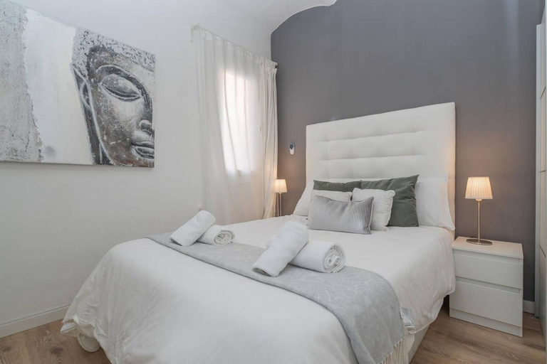 Room 3, Fira POP 2 Modern Balcony by Myrentalhost, Barcelona