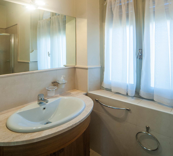 Bathroom 3, Villa Sofia, Brescia