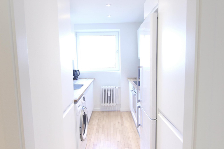 Room 5, Wonderful 2-bed w Balcony, Frederiksberg