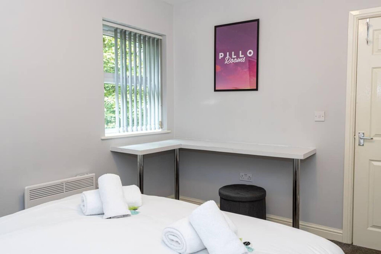 Bedroom 2, Lovely One-bedroom Serviced Apartment in Eccles, Salford