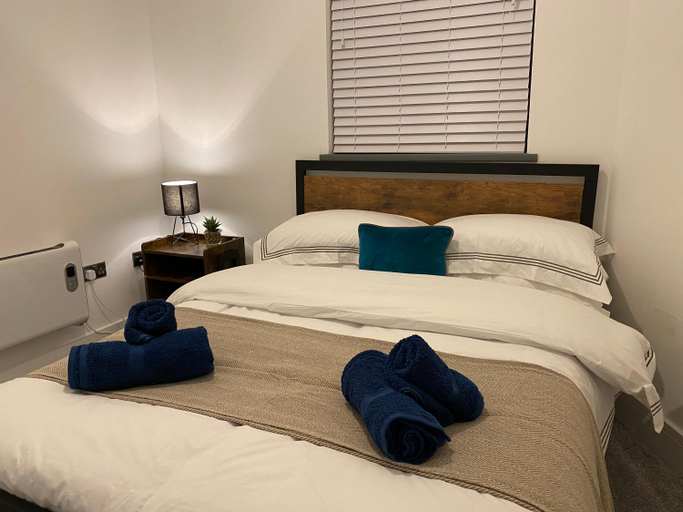 Others 2, Stylish 3beds Nystyle Apt - Parking, Self Check-in, Swansea