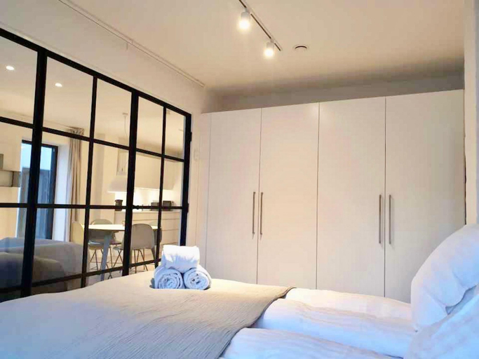 Bedroom 2, Fantastic Apartment w French Balcony, Århus