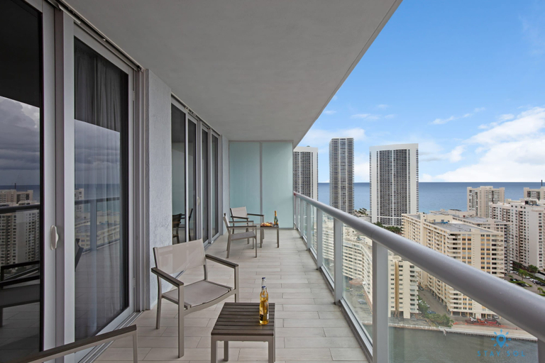 Room 5, Amazing View Balcony Gym Pool, Broward
