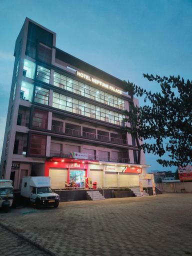 Others 5, Hotel Neptune Palace, Anand