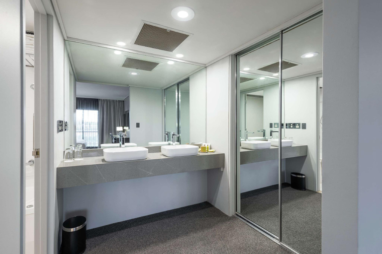 Bathroom 4