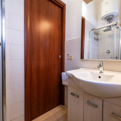 Room 4, Cipro Flat in Rome With 1 Bedrooms and 1 Bathrooms, Rome