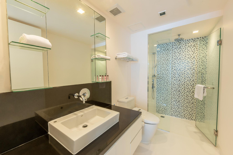 Bathroom 17