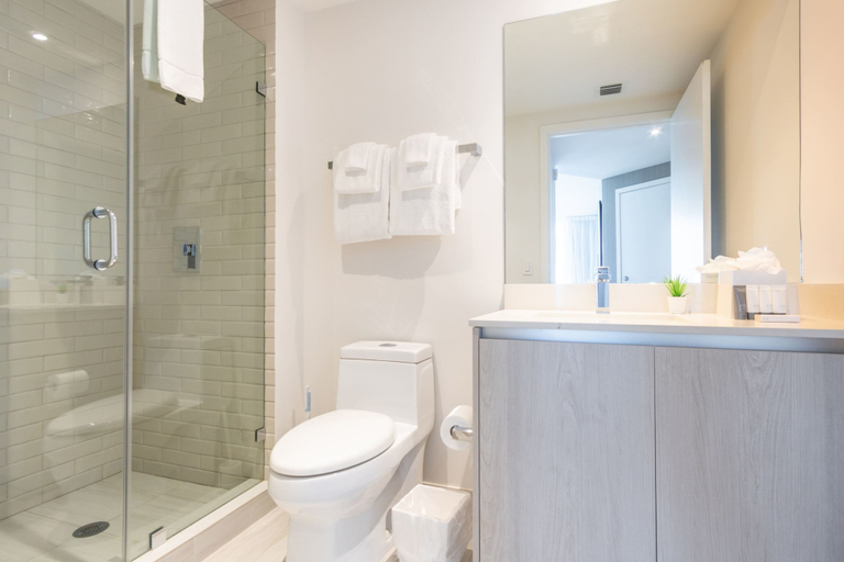 Room 2, Amazing Pools Luxury 2Br Front Ocean Bay View, Broward
