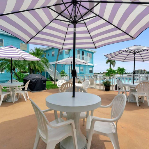 BBQ/picnic area, The Seashell Suite w Private Balcony Walk 2 Beach, Pinellas