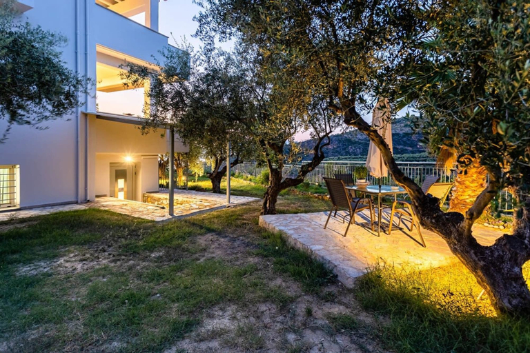 Room 4, Kitries Summer Getaway - Eden Seaside Suite, Peloponnese