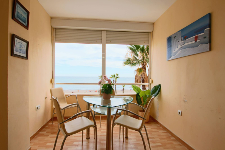 Room 3, Tess Apartamento Frontbeach La Roca Chica, Málaga