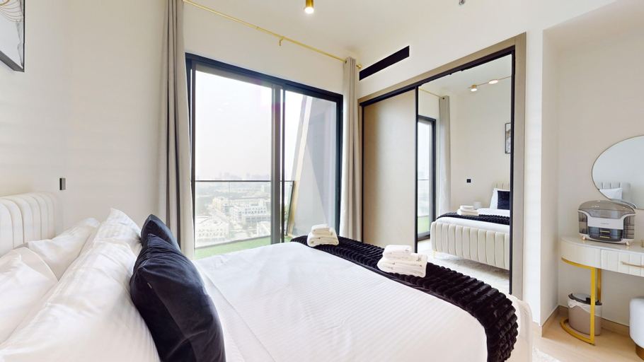 Room 2, JVC - Binghatti Heights 1102, Dubai