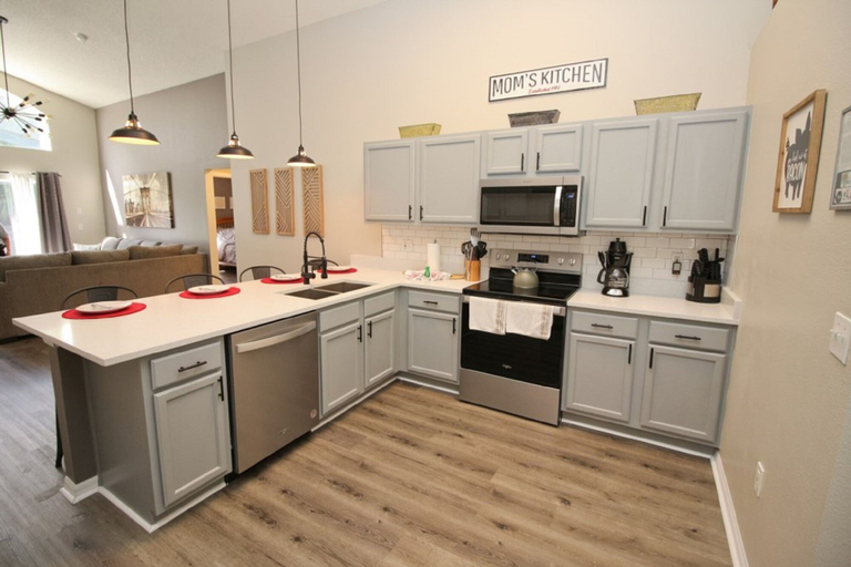 Room 5, Newly Renovated Home With Calming Atmosphere, Osceola