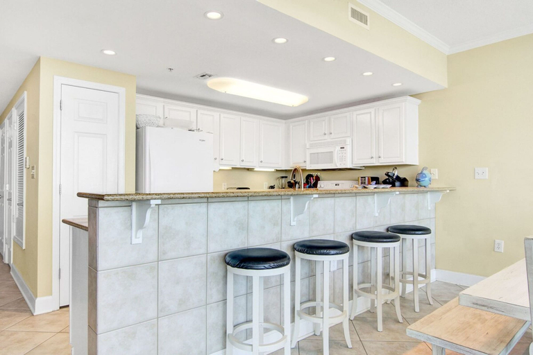 Room 3, Sanibel 306- Beach Access Gulf Views Sun Deck, Baldwin