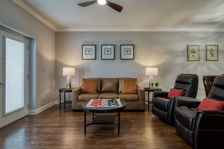 Room 4, Luxurious Renovated Pool Basketball Playground, Sevier