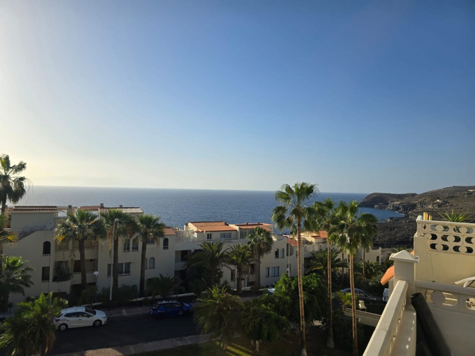 Others 4, Sun Kissed Vacation Home 3BR Retreat by the Ocean, Santa Cruz de Tenerife