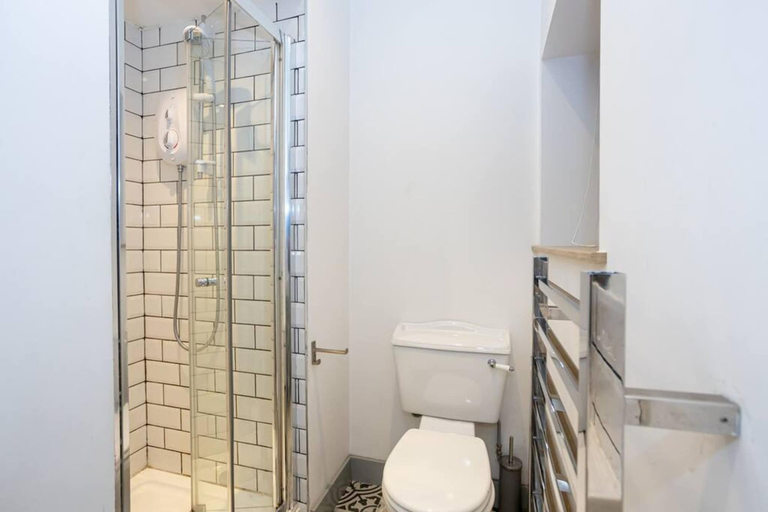 Bathroom 3, Unique 1 Bedroom Apartment by Pillo Rooms, Manchester