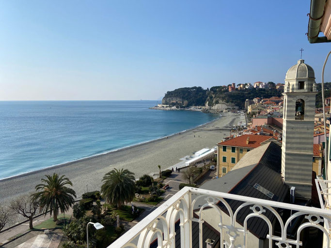 Exterior & Views 4, Attico Fronte Mare nel Borgo di Celle Ligure, Savona