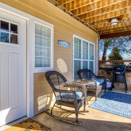 BBQ/picnic area 2, Absolutely Gorgeous Modern Comfy Retreat w Hot Tub Game Room Fire Pit, Sevier