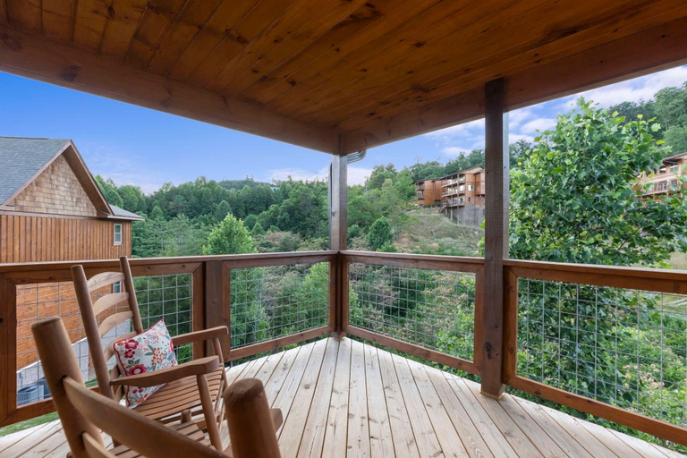 Room 4, Luxury Brand New Cabin 5b 5 5ba w Arcade Theater, Sevier