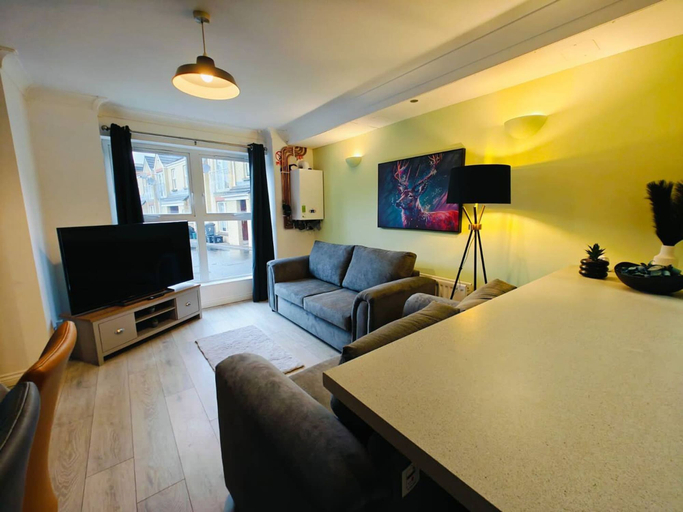 Others 5, 4BR Modern Ormeau House, Belfast
