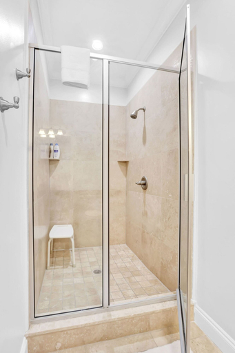Room 4, Dear Time Beach House- Elevator Sleeps 10 Pool, Baldwin