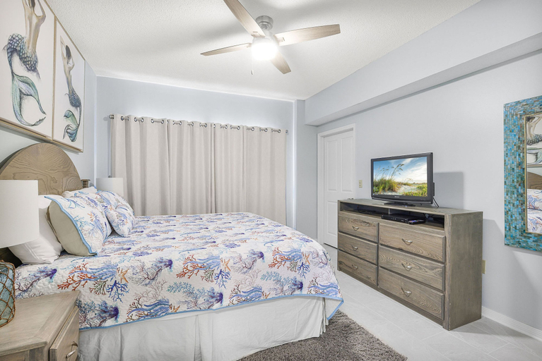Room 2, Palms 404- 4th Floor Corner Unit Beach, Baldwin