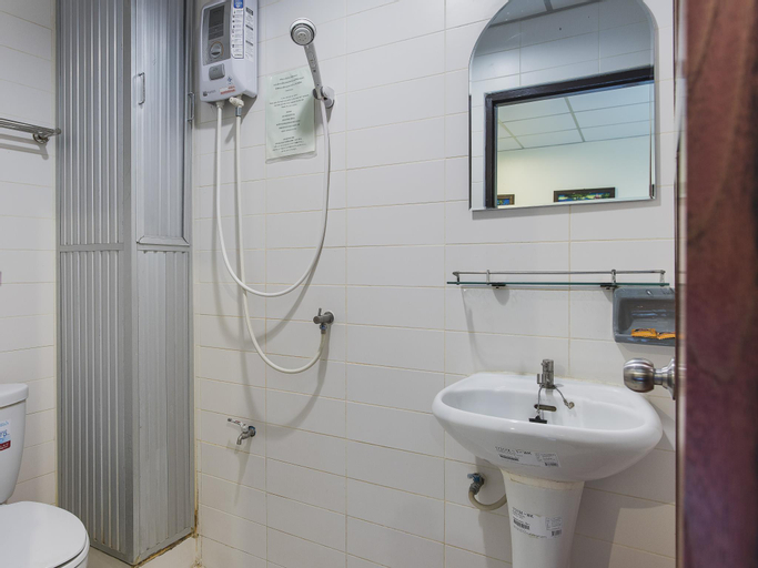 Bathroom 4