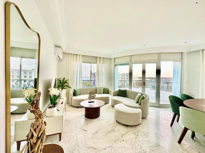 Room 3, The Lake View Spacious With Amazing Terrace, Bouhaira
