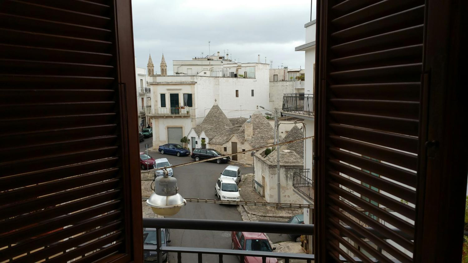 Others 2, Il Ciclamino, Bari