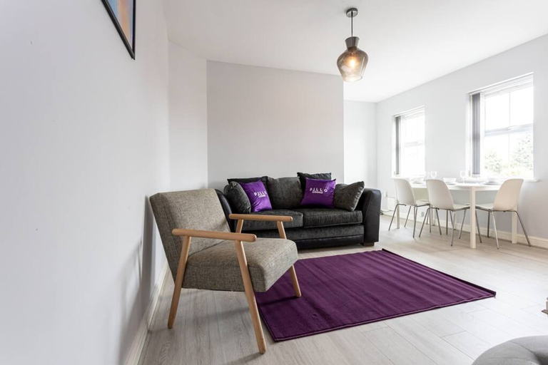 Others 5, Lovely One-bedroom Serviced Apartment in Eccles, Salford