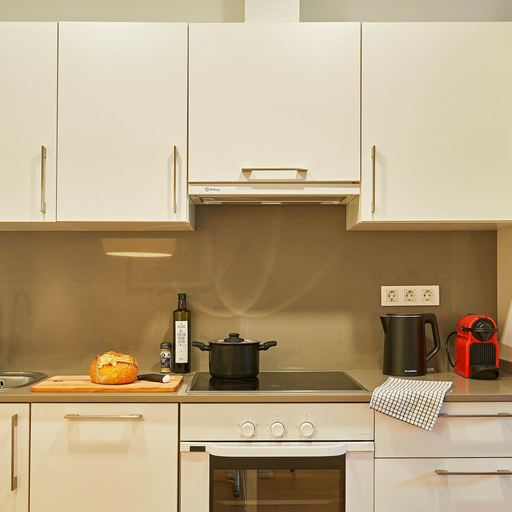 Room 4, Charming Modern Apt in Trendy Gracia 5PP by Myrentalhost, Barcelona