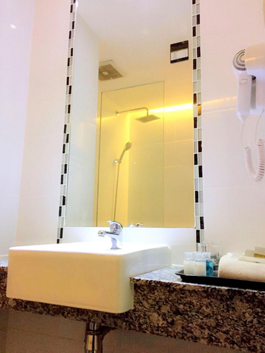 Bathroom 8